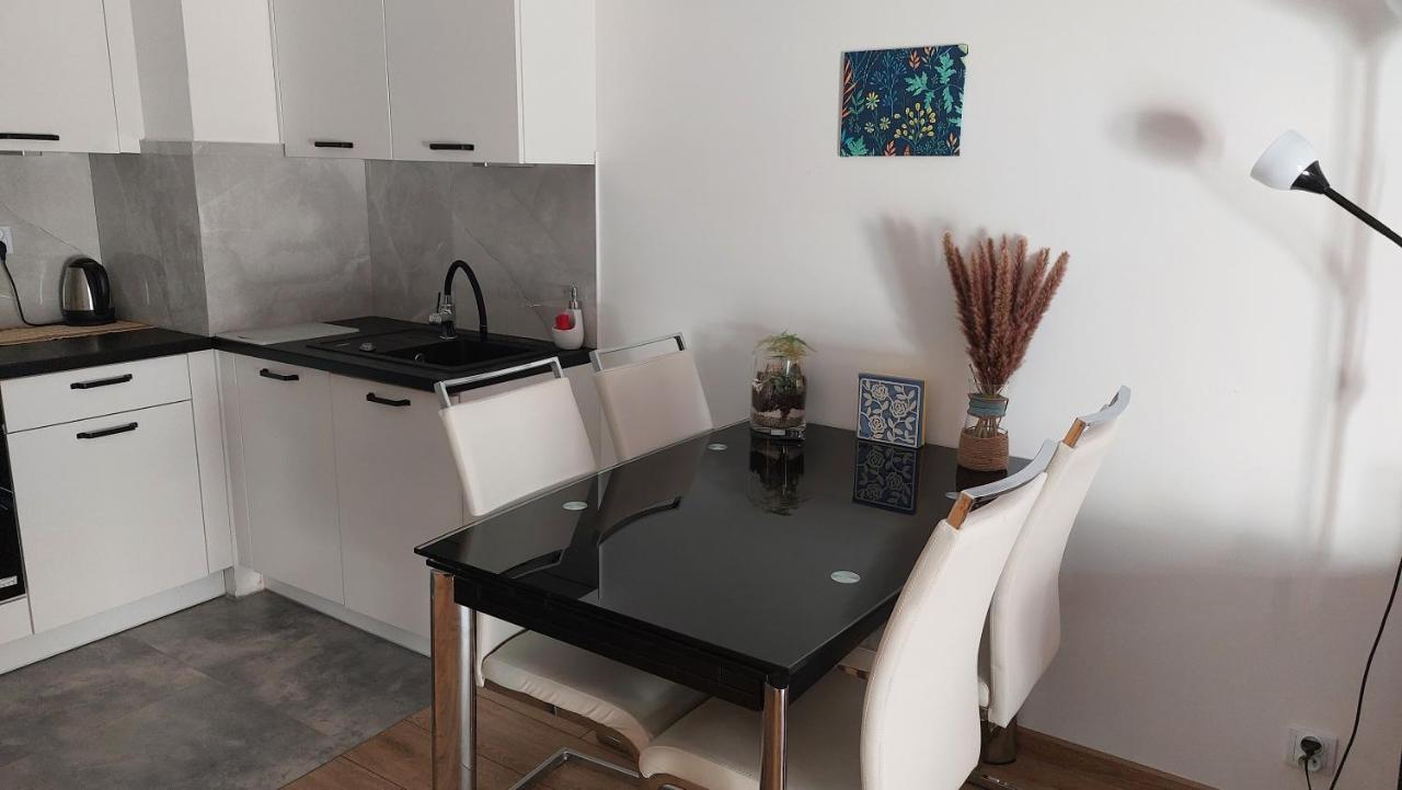 Jasmin Arkadia Apartamento Varsóvia Exterior foto